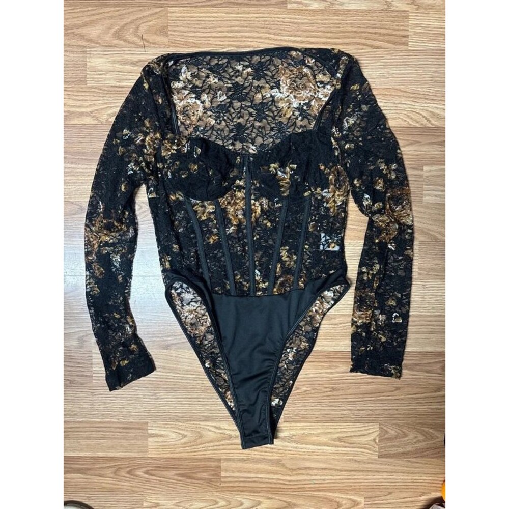 Floral Body suit, size Large. NWOT. Full coverage.
